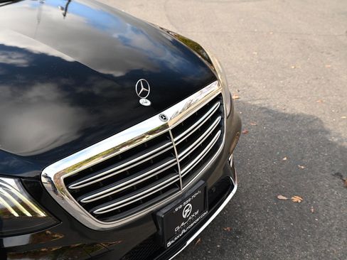 Used 2019 Mercedes-Benz S 560 Sedan image 10
