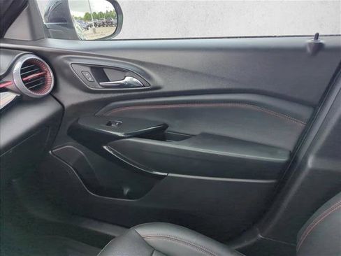 Used 2025 Chevrolet Trax RS w/ Driver Confidence Package FWD image 21