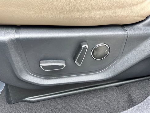 Used 2024 Ford Expedition Limited image 28