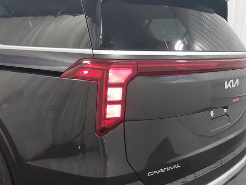 New 2026 Kia Carnival LXS image 35