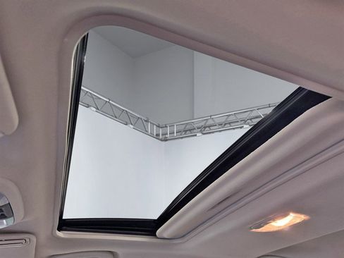 Used 2018 Subaru Impreza 2.0i Limited image 23