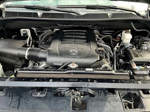 Used 2021 Toyota Tundra Limited w/ Limited Premium Package AWD/4WD image 31