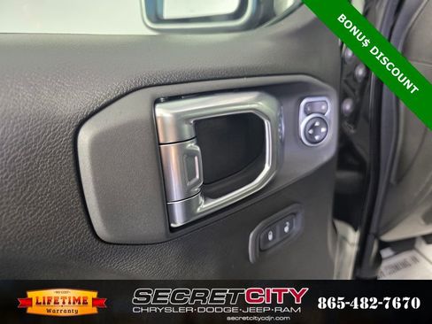 New 2025 Jeep Gladiator Sport image 12