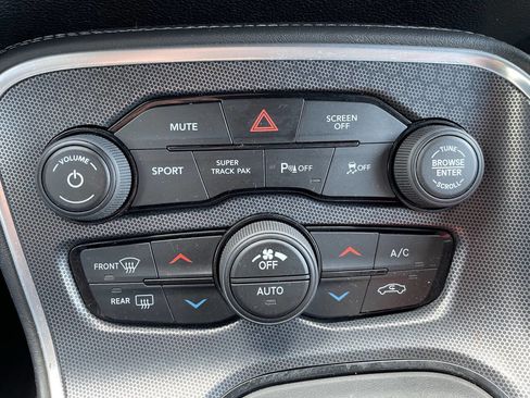 Used 2018 Dodge Challenger GT image 19