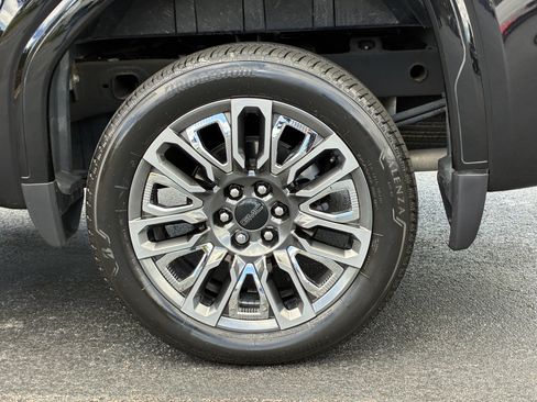 Used 2025 GMC Sierra 1500 Denali Ultimate AWD/4WD image 11