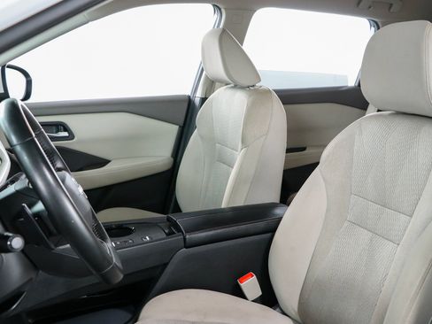 Used 2025 Nissan Rogue SV FWD image 23