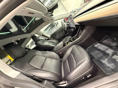 Used 2018 Tesla Model 3 Long Range RWD image 19
