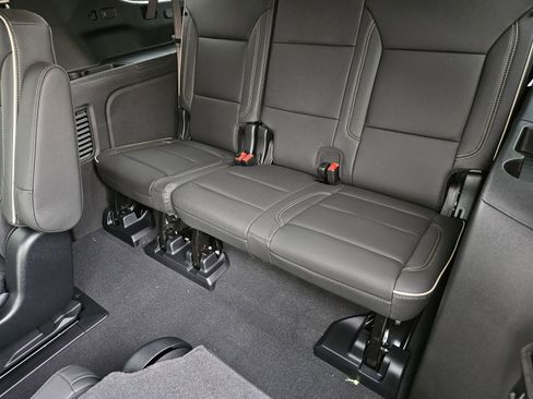 New 2026 Chevrolet Suburban Premier AWD/4WD image 28