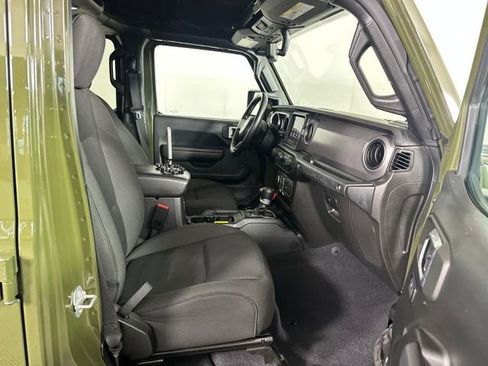 Used 2023 Jeep Wrangler Unlimited w/ Cold Weather Group AWD/4WD image 28