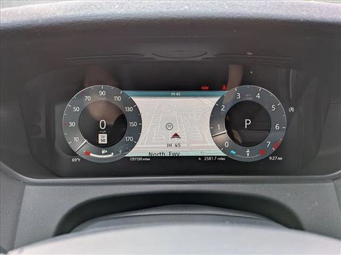 Used 2024 Land Rover Range Rover Velar Dynamic SE AWD/4WD image 9