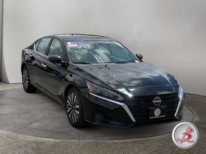 Used 2025 Nissan Altima 2.5 SV