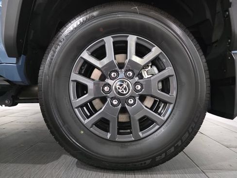 Used 2026 Toyota 4Runner SR5 AWD/4WD image 23