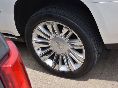 Used 2017 Cadillac Escalade Platinum AWD/4WD image 13