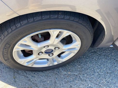 Used 2014 Ford Fiesta SE FWD image 46