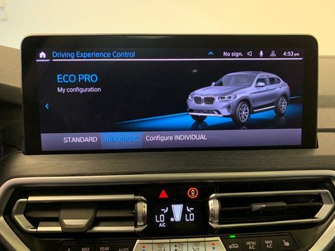Used 2025 BMW X4 xDrive30i AWD/4WD image 34