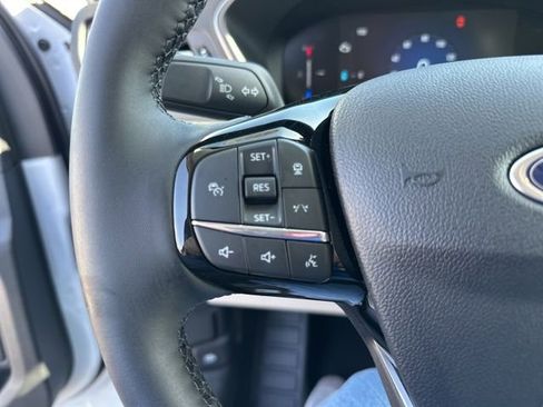 New 2025 Ford Escape SE image 18