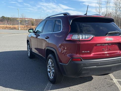 Used 2019 Jeep Cherokee Latitude Plus w/ Comfort/Convenience Group image 9