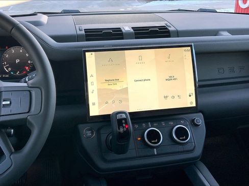 New 2026 Land Rover Defender 110 X-Dynamic SE image 6