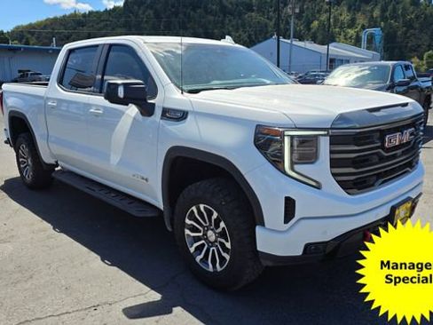 Used 2023 GMC Sierra 1500 AT4 image 3