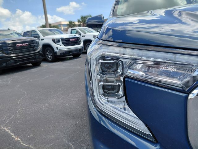 Used 2024 GMC Terrain Denali w/ Denali Premium Package AWD/4WD image 12