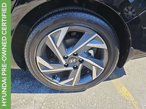 Certified 2025 Hyundai Elantra SEL image 37