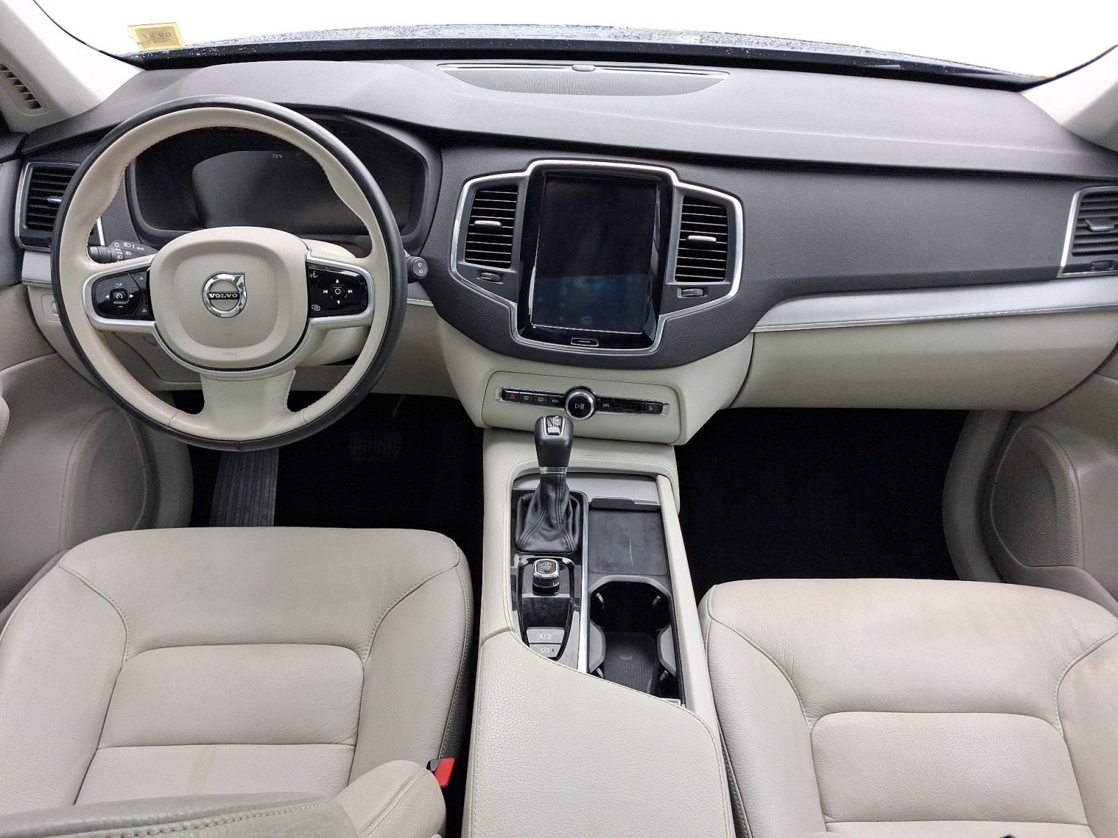 Used 2022 Volvo XC90 T5 Momentum w/ Climate Package AWD/4WD image 12