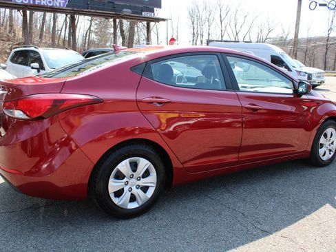 Used 2016 Hyundai Elantra SE image 7