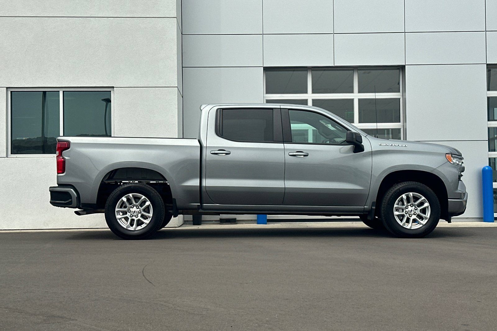 Used 2026 Chevrolet Silverado 1500 RST RWD image 3