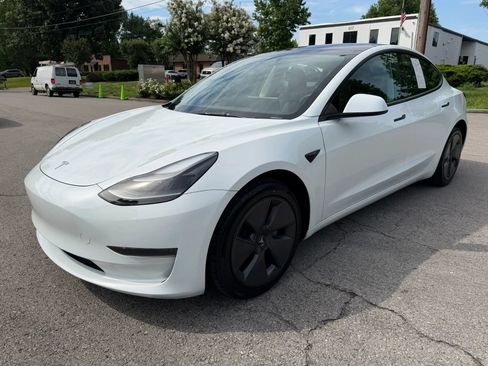 Used 2023 Tesla Model 3 Standard Range RWD image 8
