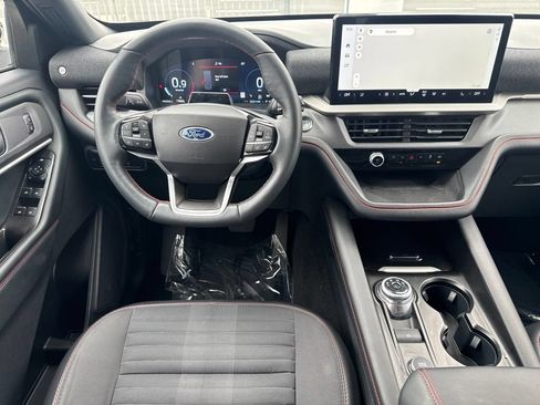 Used 2025 Ford Explorer ST-Line RWD image 13