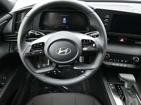 Used 2025 Hyundai Elantra Sport FWD image 14