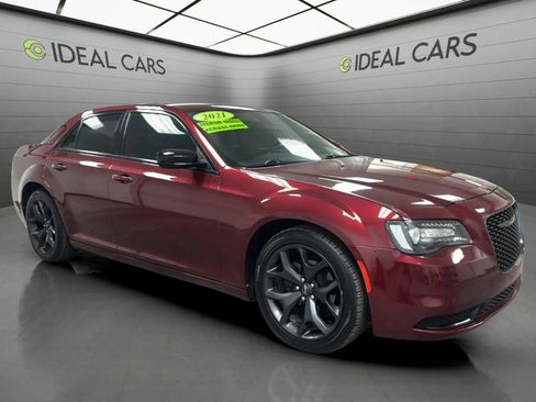 Used 2021 Chrysler 300 Touring w/ Sport Appearance Package RWD image 3