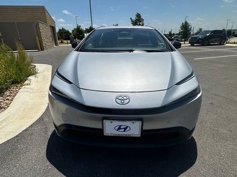 Used 2024 Toyota Prius LE FWD image 8