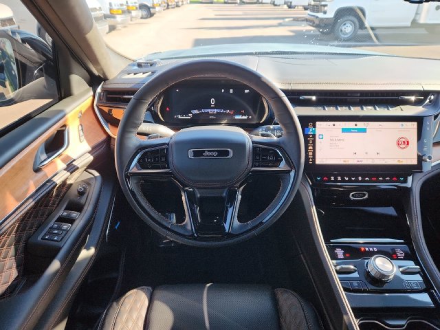 Used 2026 Jeep Grand Cherokee L Summit AWD/4WD image 22