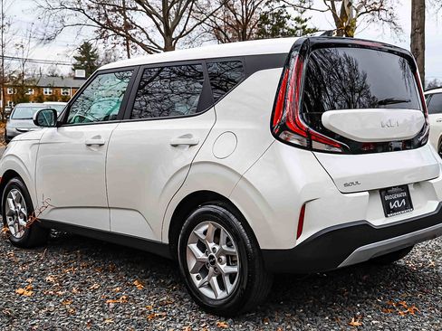 Certified 2025 Kia Soul LX w/ LX Technology Package image 4