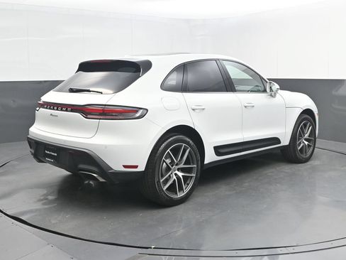 New 2026 Porsche Macan AWD/4WD image 7