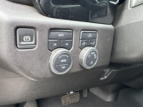 Used 2025 Chevrolet Silverado 1500 LT AWD/4WD image 15