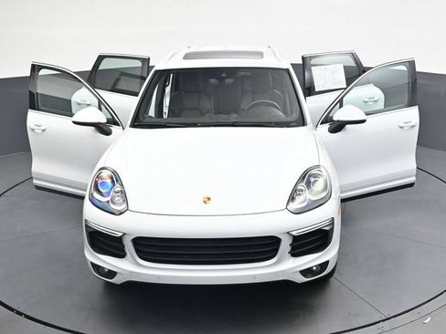 Used 2017 Porsche Cayenne Platinum Edition AWD/4WD image 39