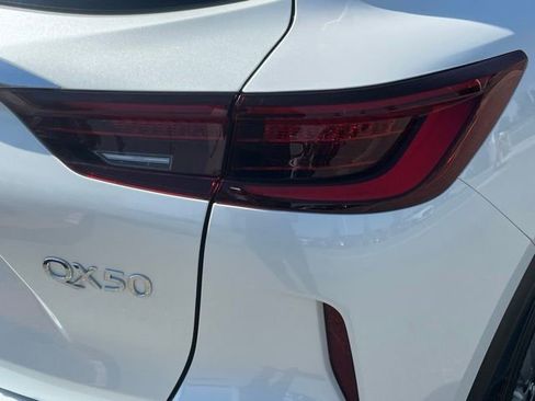 Certified 2025 INFINITI QX50 Luxe w/ Accent Package AWD/4WD image 34