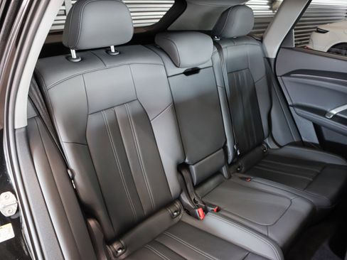 Certified 2025 Audi Q5 Premium w/ Convenience Package image 11