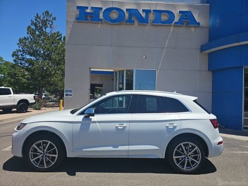 Used 2022 Audi SQ5 Premium Plus w/ Premium Plus Package AWD/4WD image 2