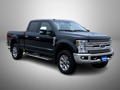 Used 2019 Ford F250 Lariat w/ Chrome Package image 3