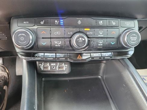 Used 2024 Dodge Durango GT AWD/4WD image 14