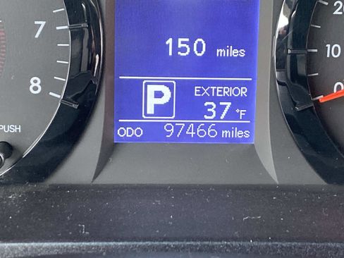 Used 2017 Toyota Sienna LE image 23