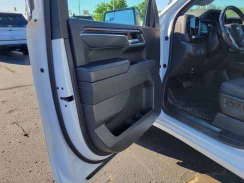 Used 2023 Chevrolet Silverado 1500 LT w/ Z71 Off-Road Package AWD/4WD image 6