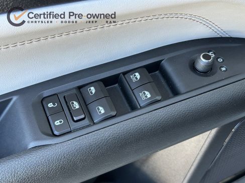 Used 2025 Jeep Compass Limited AWD/4WD image 13