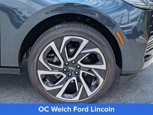 Certified 2026 Lincoln Navigator Reserve AWD/4WD image 8