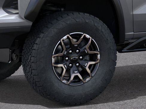 New 2026 Chevrolet Colorado ZR2 w/ Technology Package AWD/4WD image 9