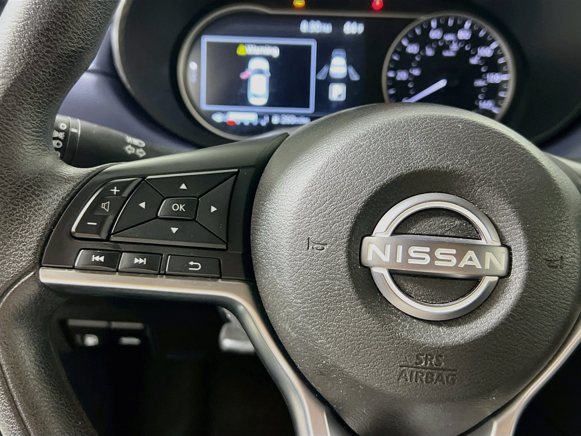 Used 2024 Nissan Versa SV FWD image 17