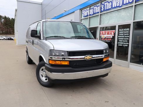 New 2026 Chevrolet Express 2500 RWD image 28